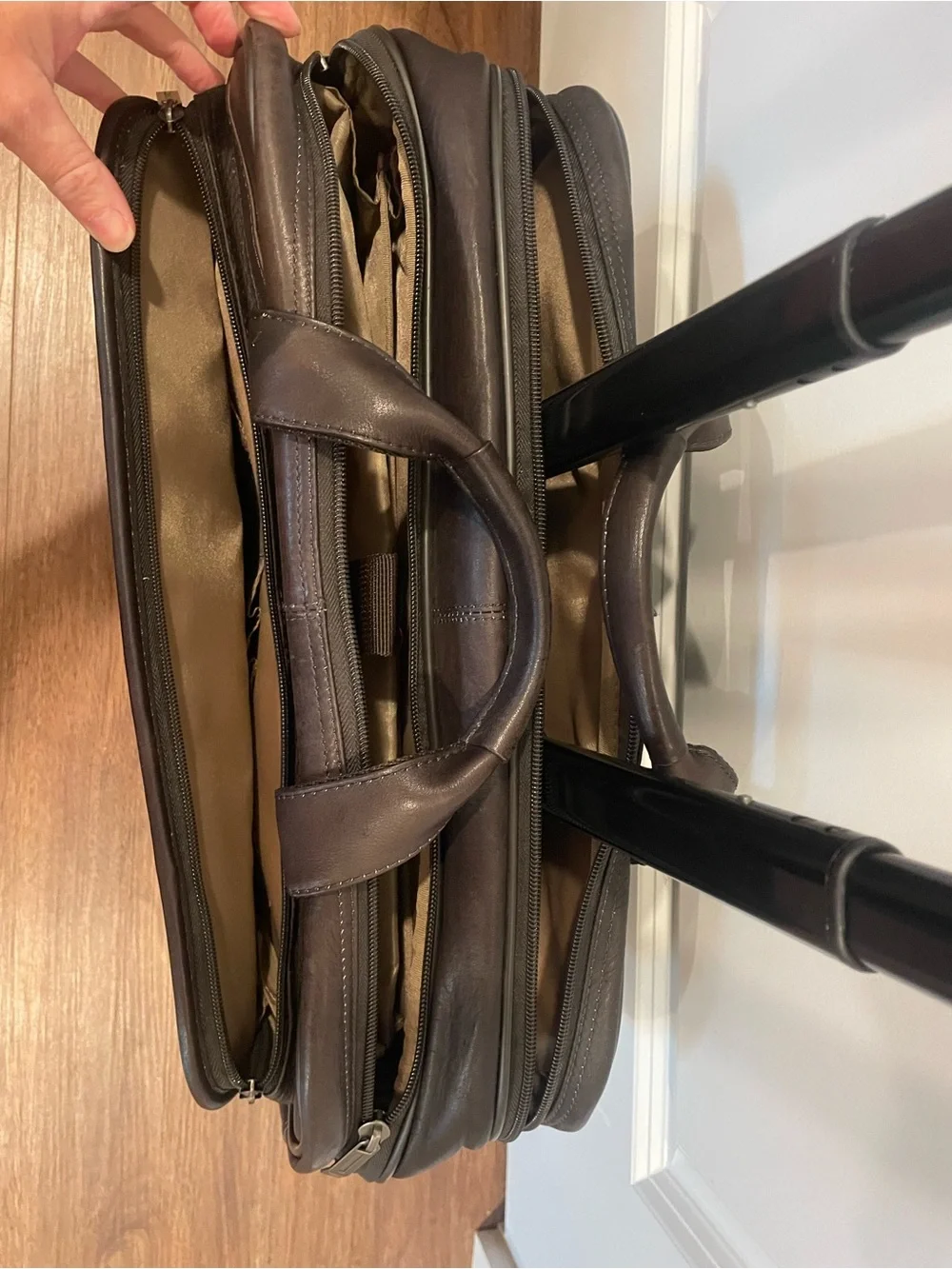 *Like New* Solo Brown Leather Rolling Laptop Briefcase - Professional Travel Bag